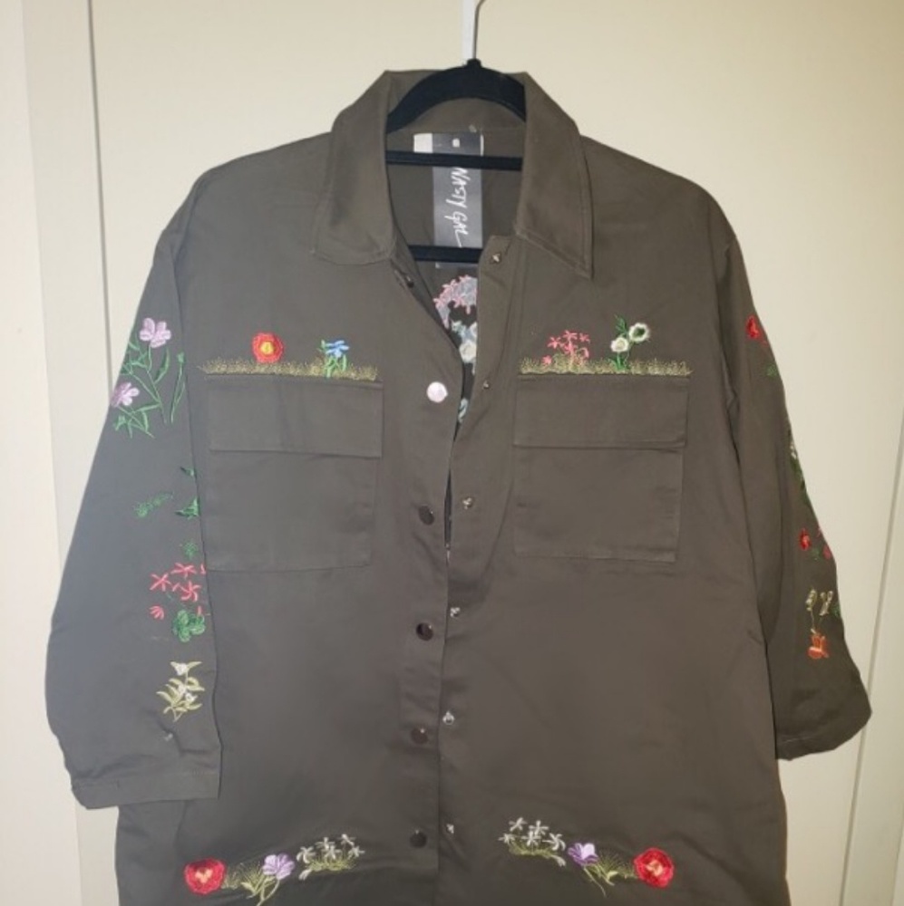 Embroidered military green jacket